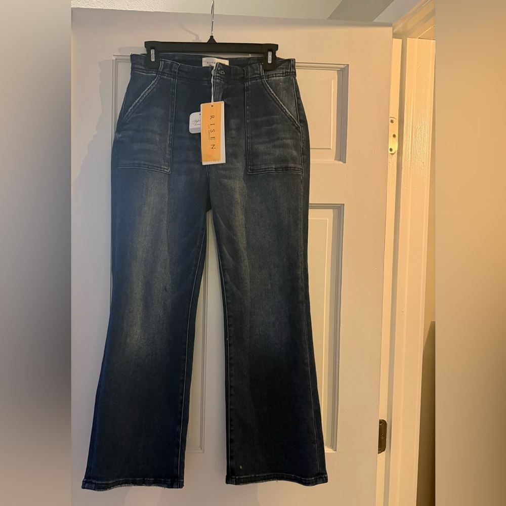 NWT Styish Risen Utility Patch Pocket Jeans! Great Fit! Sz 7/28